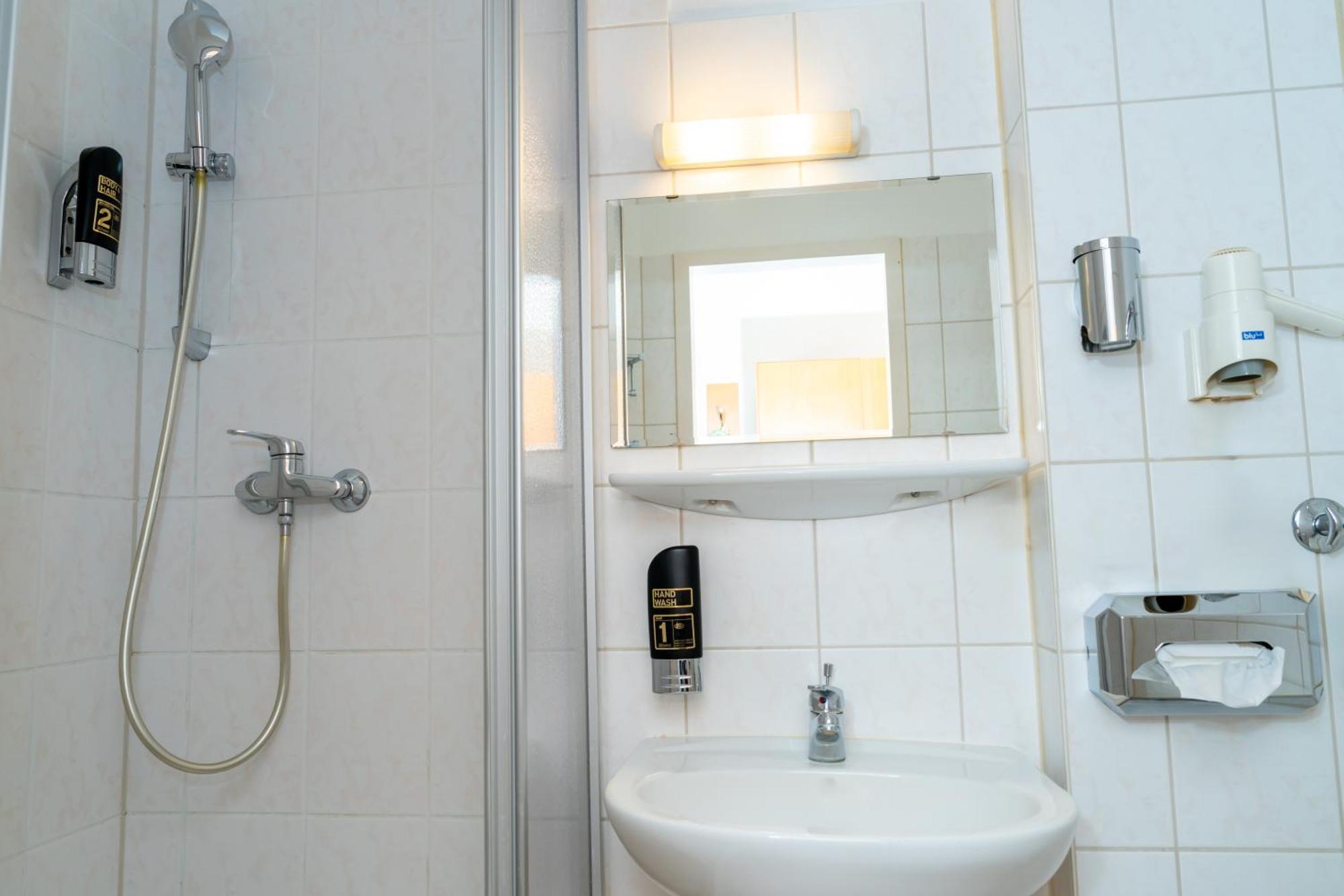 Lumen Am Hauptbahnhof Hotel 3*